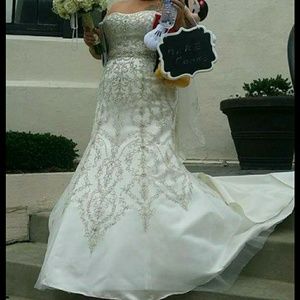 Oleg Cassini Wedding Dress